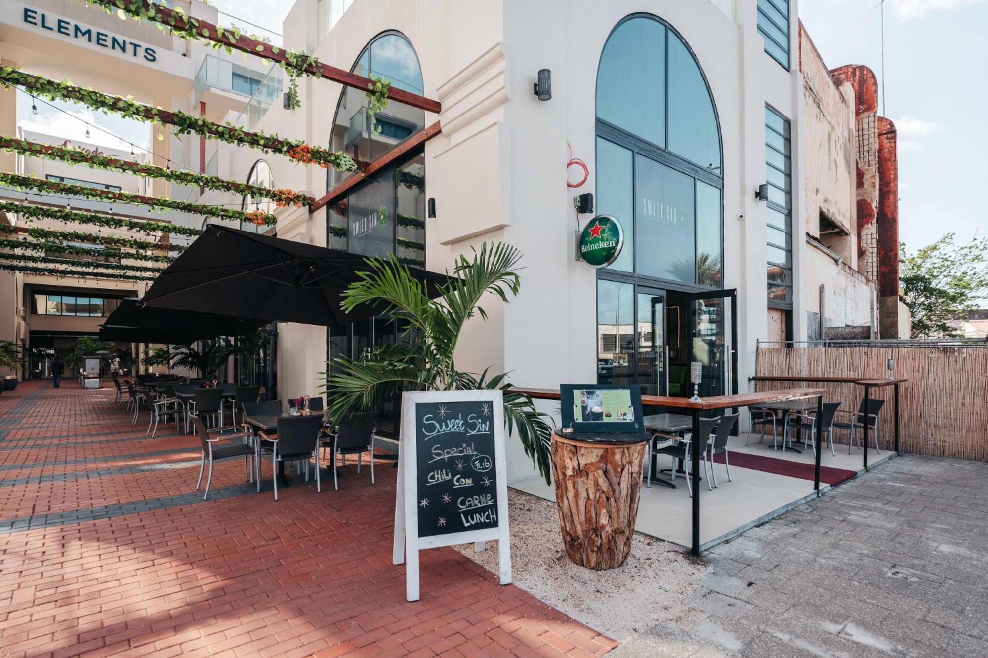Elements Hotel & Shops Curacao Вилемстад Екстериор снимка